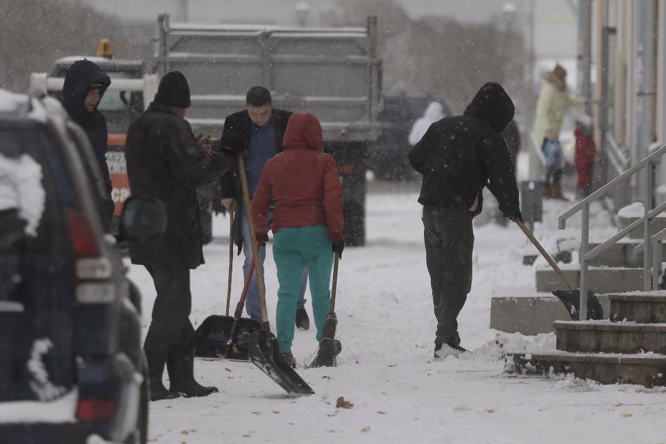 Не ждали. В Пскове выпал первый снег Не ждали. В Пскове выпал первый снег