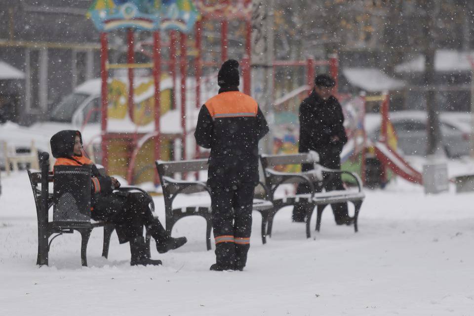Не ждали. В Пскове выпал первый снег Не ждали. В Пскове выпал первый снег