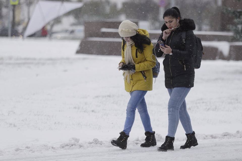 Не ждали. В Пскове выпал первый снег Не ждали. В Пскове выпал первый снег