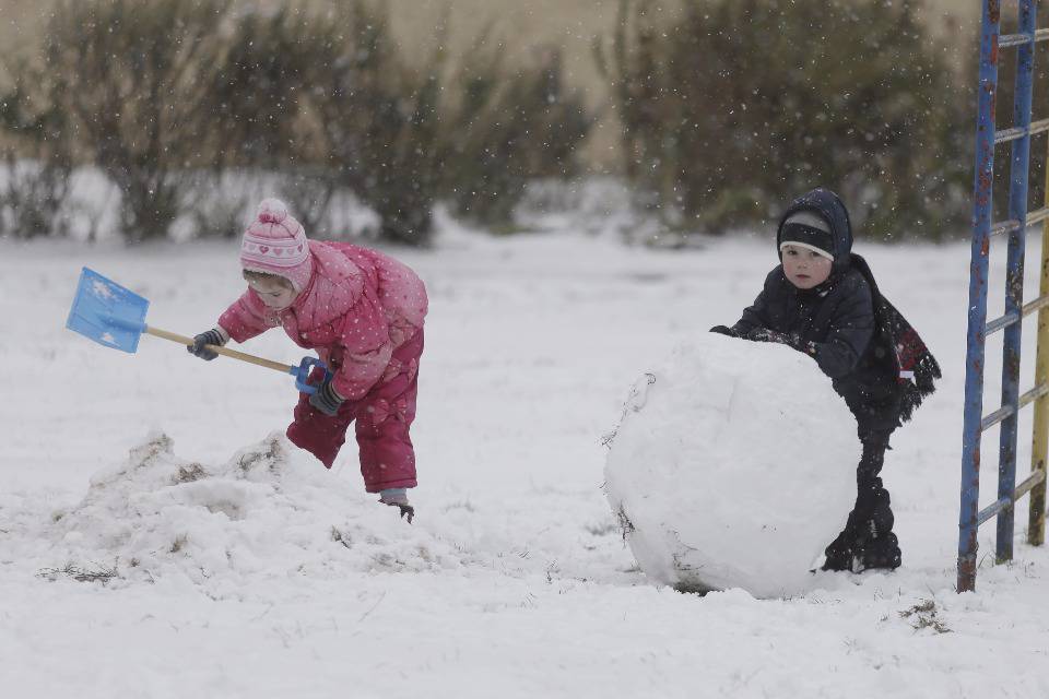 Не ждали. В Пскове выпал первый снег Не ждали. В Пскове выпал первый снег