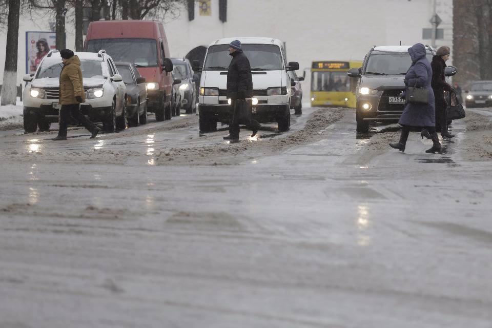 Не ждали. В Пскове выпал первый снег Не ждали. В Пскове выпал первый снег