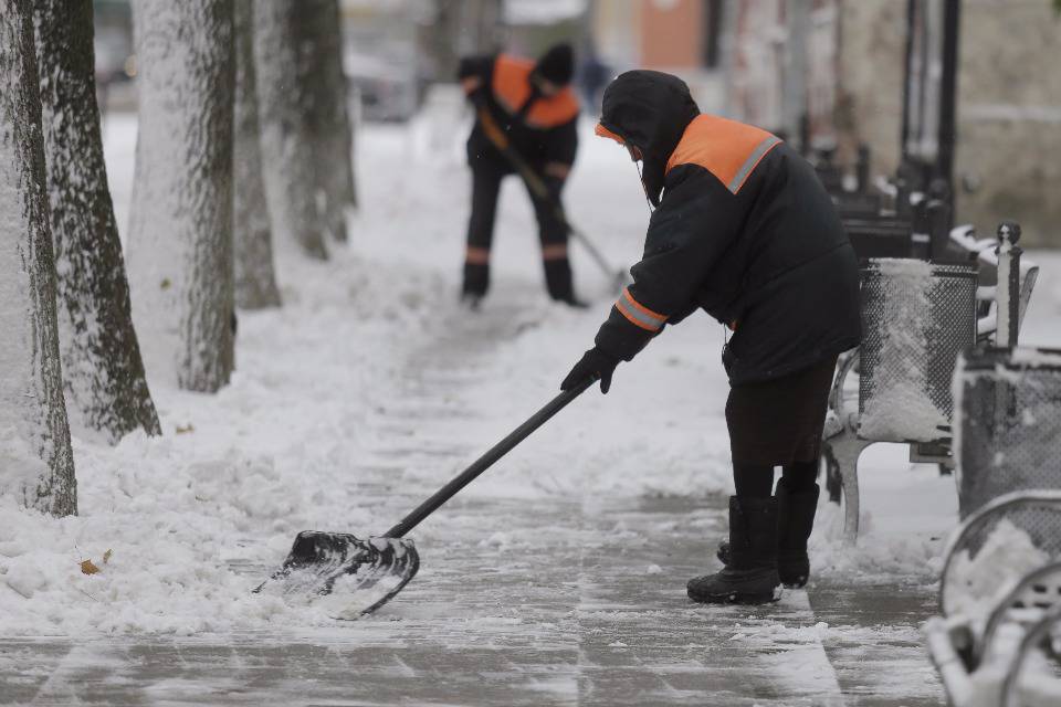 Не ждали. В Пскове выпал первый снег Не ждали. В Пскове выпал первый снег