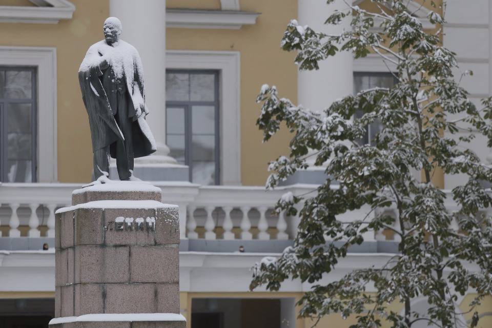 Не ждали. В Пскове выпал первый снег Не ждали. В Пскове выпал первый снег