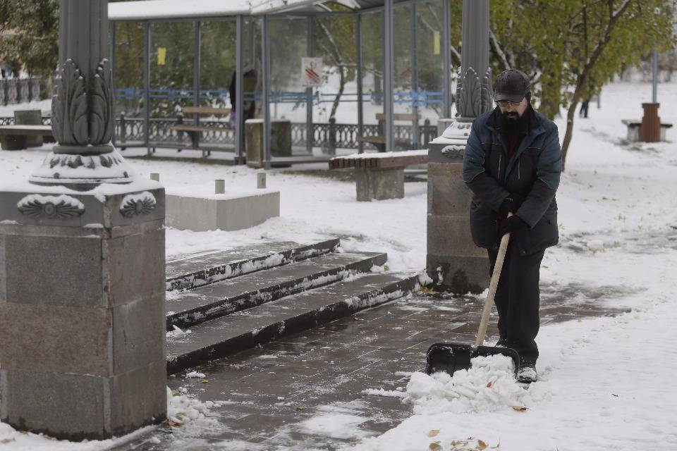 Не ждали. В Пскове выпал первый снег Не ждали. В Пскове выпал первый снег