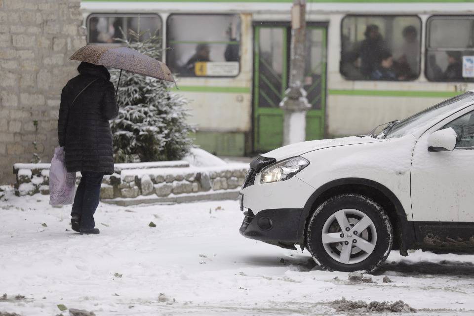 Не ждали. В Пскове выпал первый снег Не ждали. В Пскове выпал первый снег