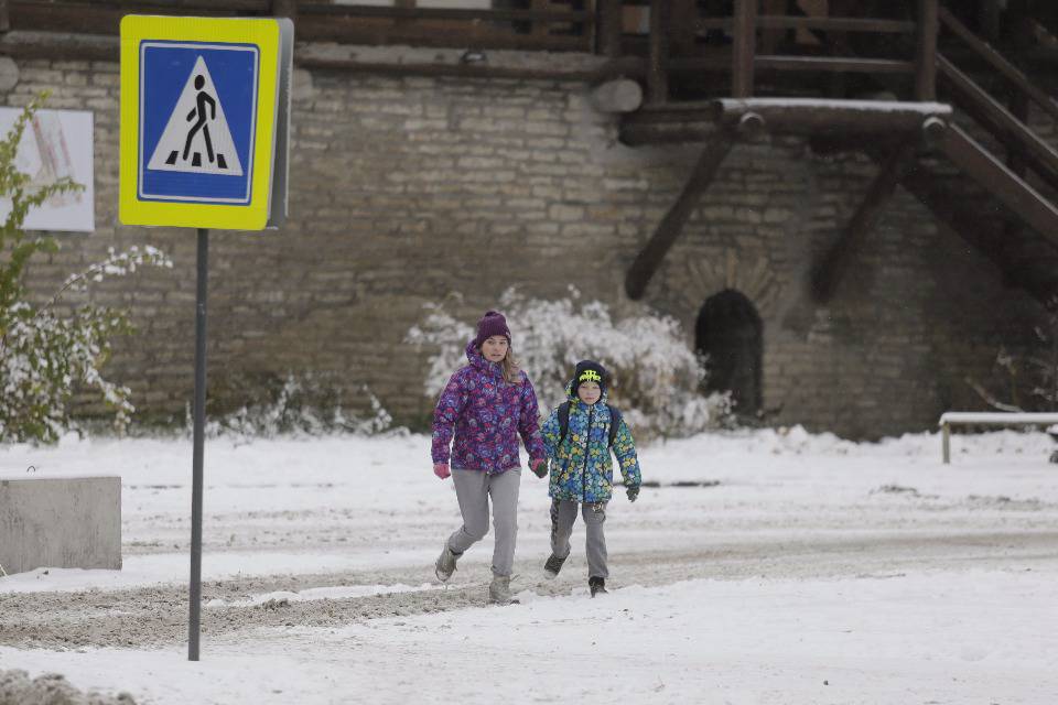 Не ждали. В Пскове выпал первый снег Не ждали. В Пскове выпал первый снег