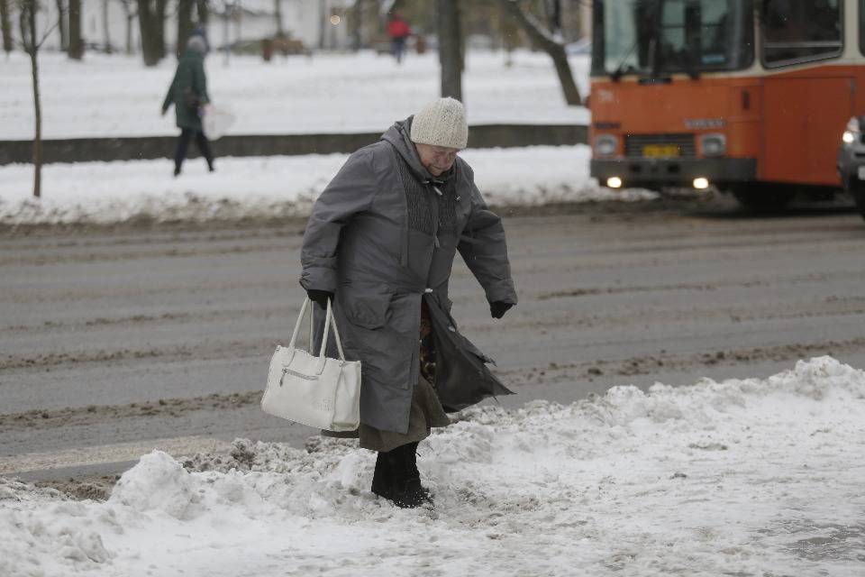 Не ждали. В Пскове выпал первый снег Не ждали. В Пскове выпал первый снег