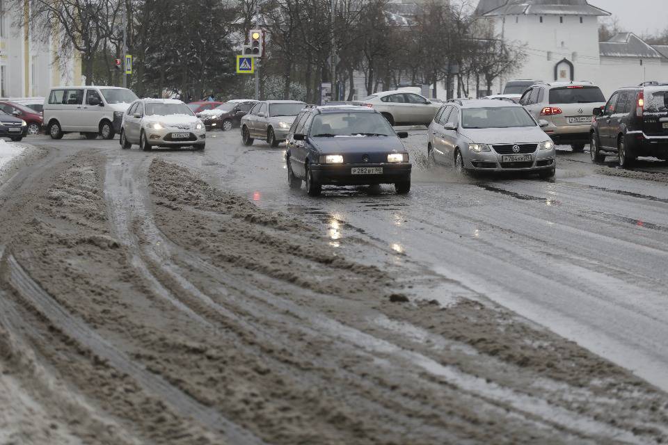 Не ждали. В Пскове выпал первый снег Не ждали. В Пскове выпал первый снег