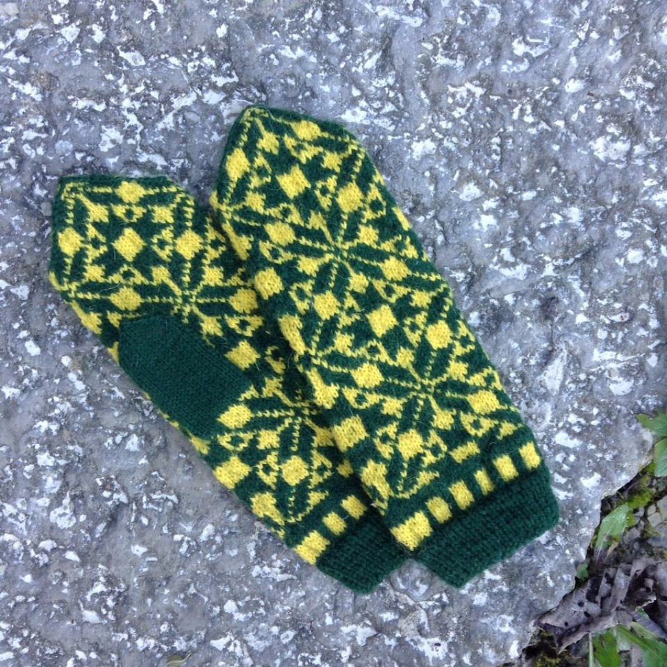 200 тысяч за варежки