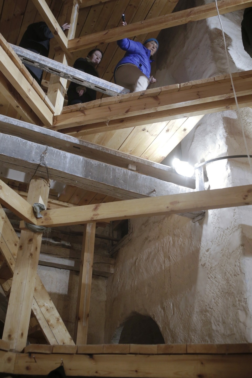 Кто спасает фрески в Мелётово