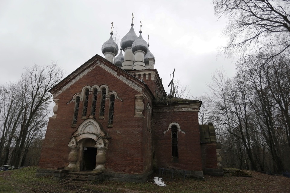 Кто спасает фрески в Мелётово