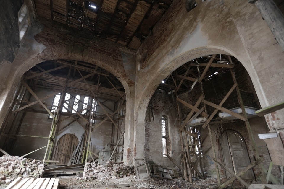 Кто спасает фрески в Мелётово