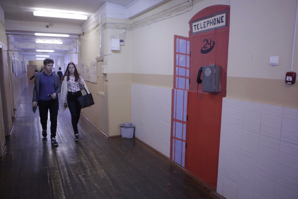 Мимо Петьки-хулигана