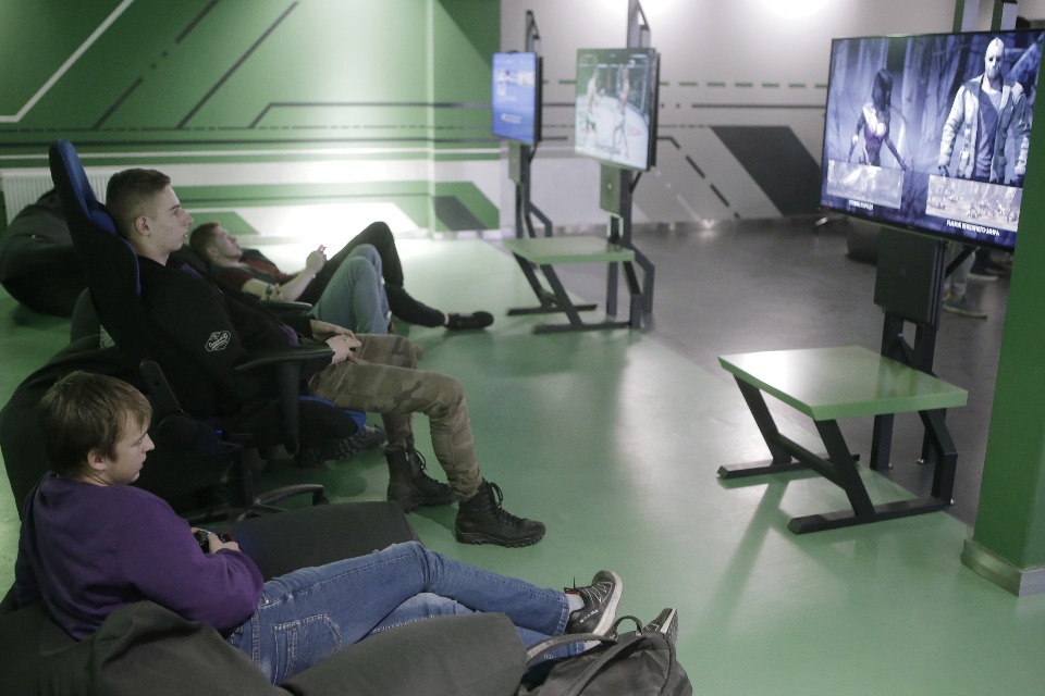 Just Dance и FIFA: Молодежный кибер-фестиваль в Пскове