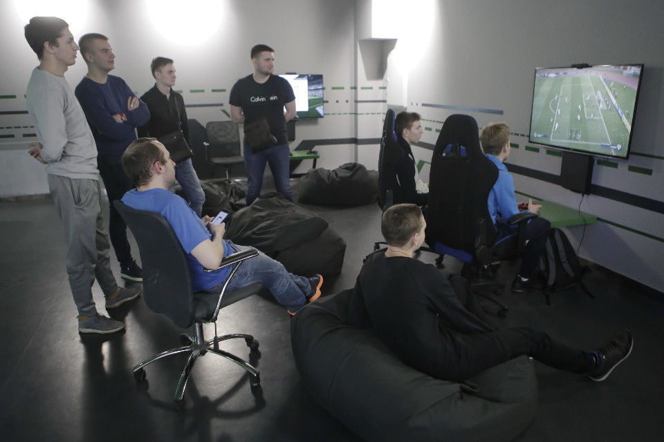 Just Dance и FIFA: Молодежный кибер-фестиваль в Пскове