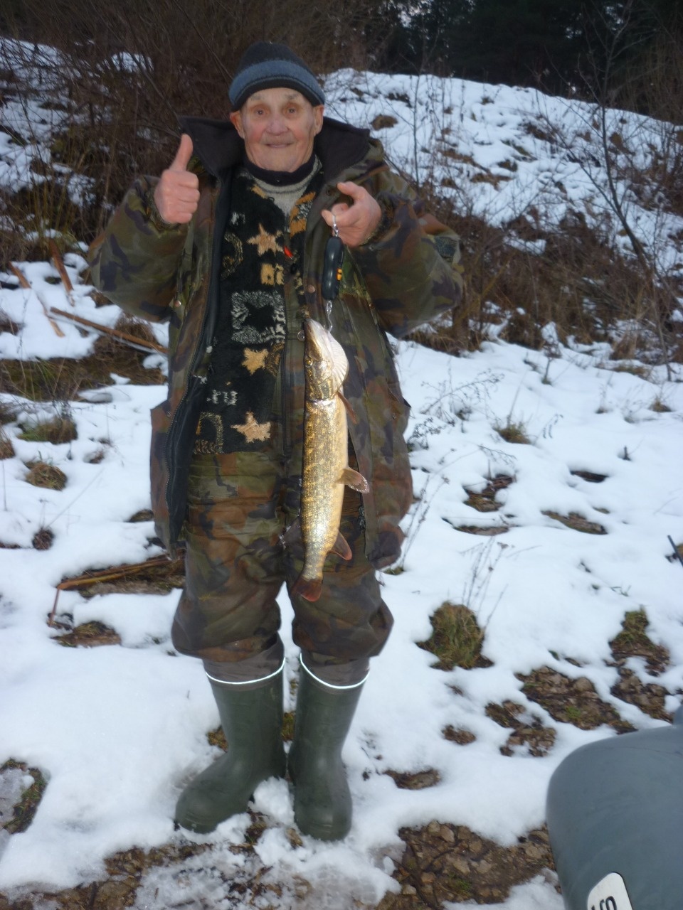 «Лучшая рыбалка — под стенами Мирожки!» «Лучшая рыбалка — под стенами Мирожки!»