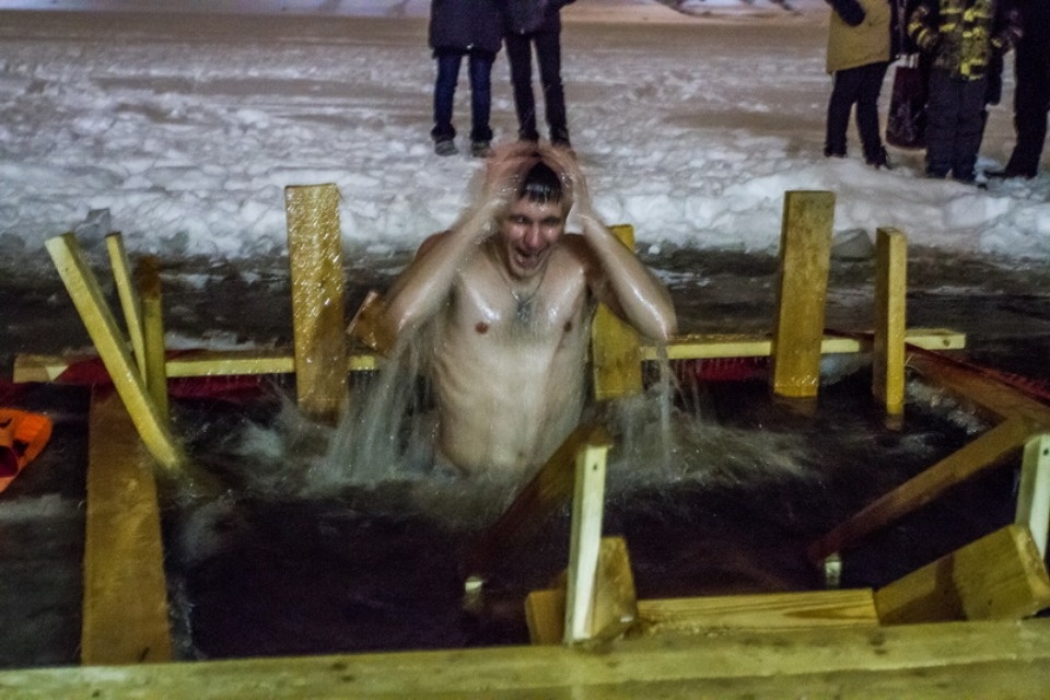 Где искупаться на Крещение в Пскове и области: список прорубей