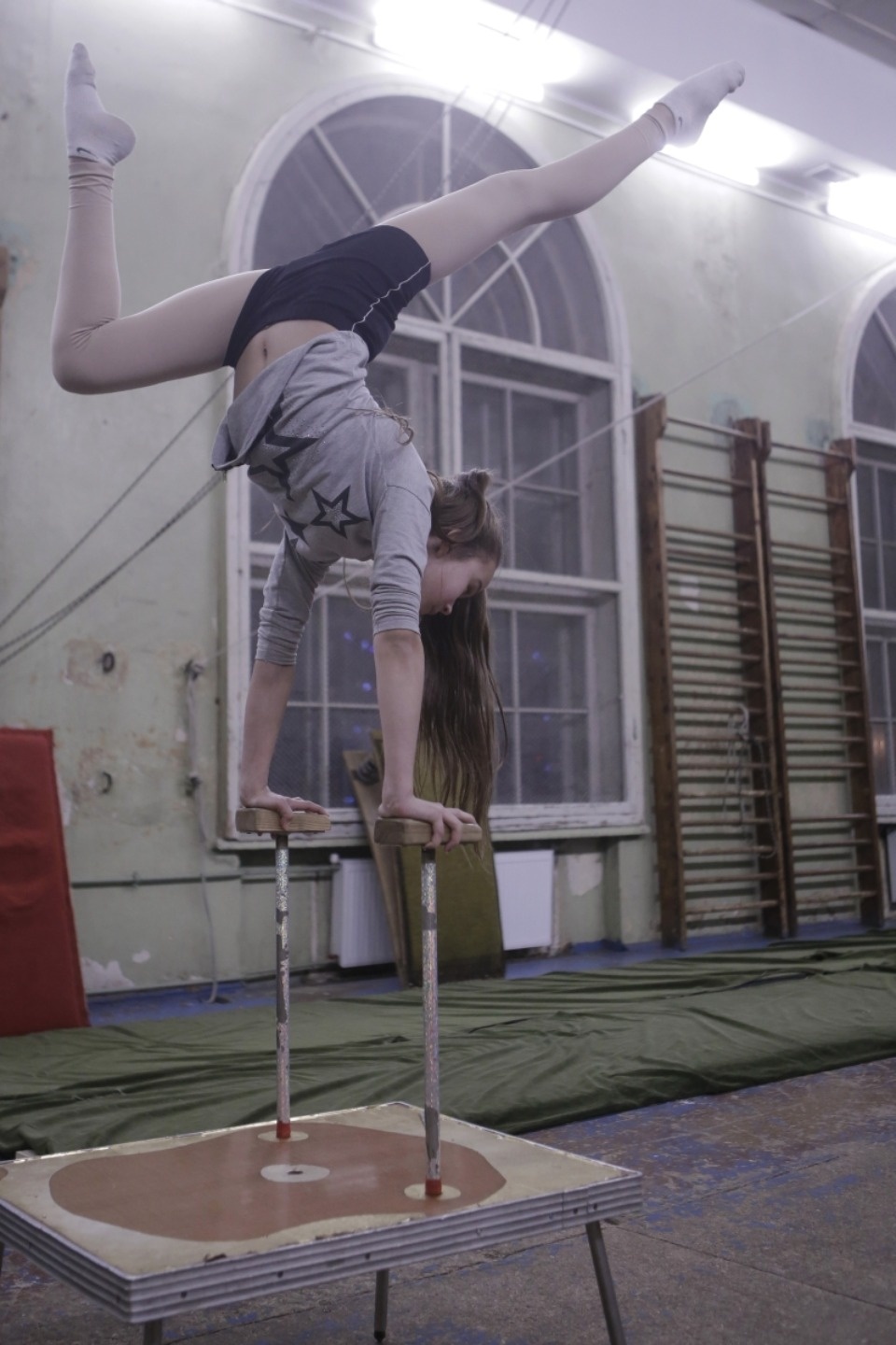 Единственная в Пскове цирковая труппа празднует полувековой юбилей