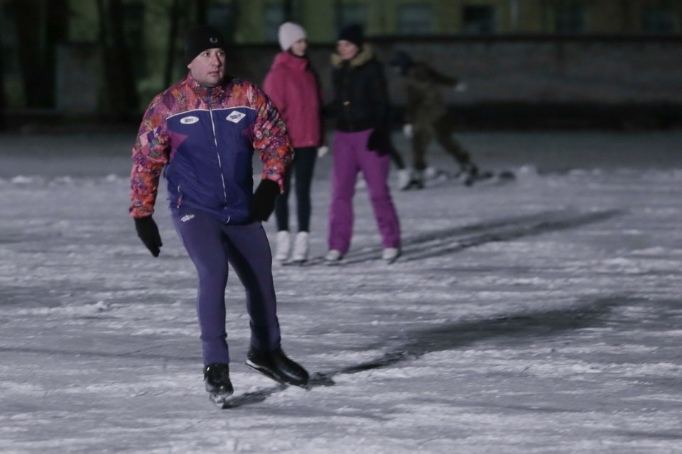 На стадионе «Машиностроитель» открыли каток