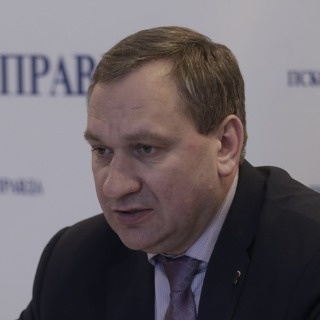 За дом и двор