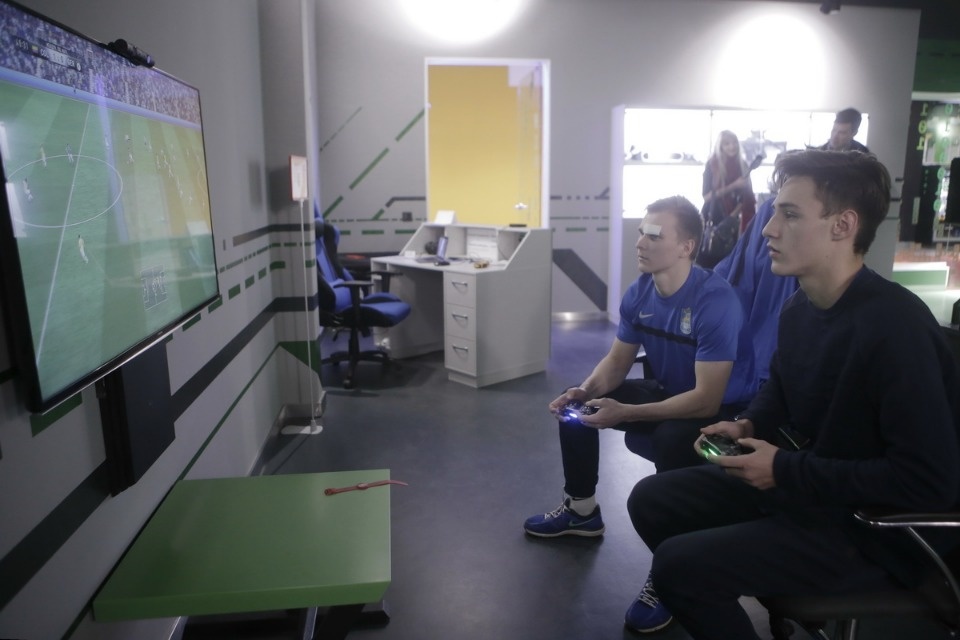 Лучших киберфутболистов наградили в Пскове