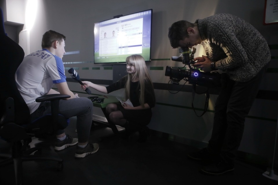 Лучших киберфутболистов наградили в Пскове