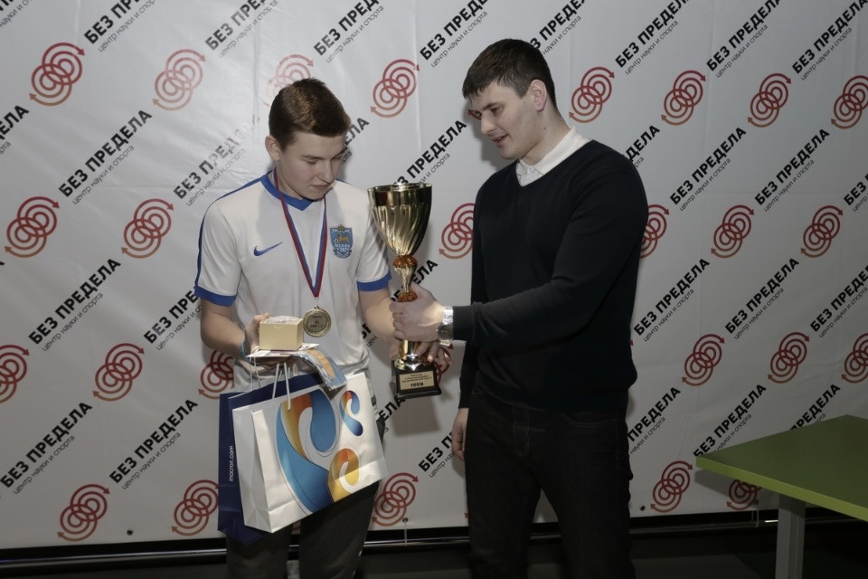 Лучших киберфутболистов наградили в Пскове
