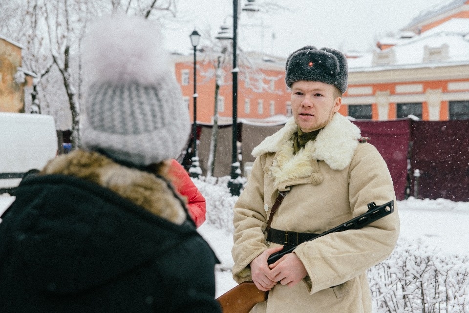 Псковичей накормили блокадным хлебом