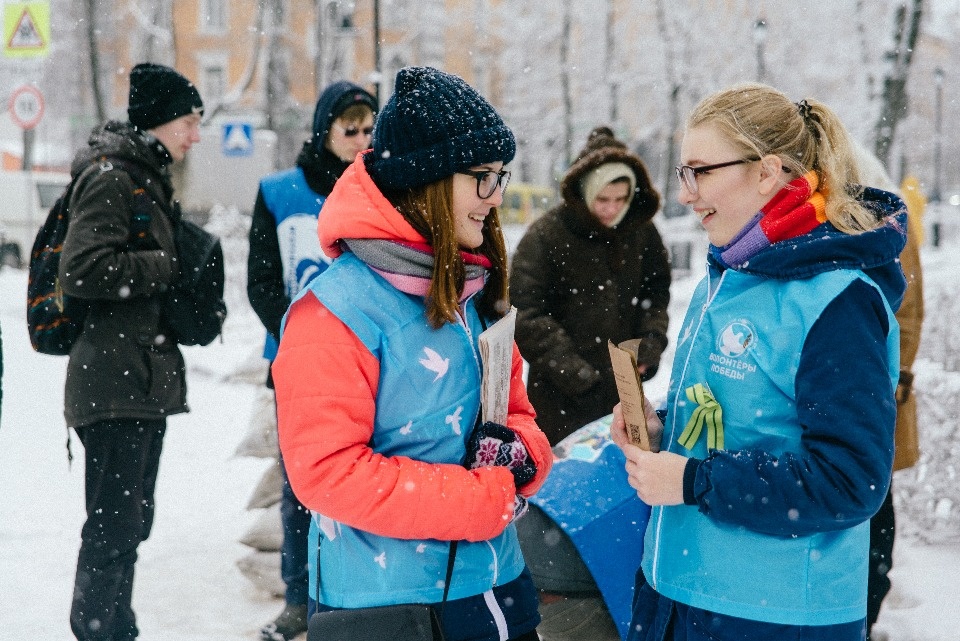 Псковичей накормили блокадным хлебом