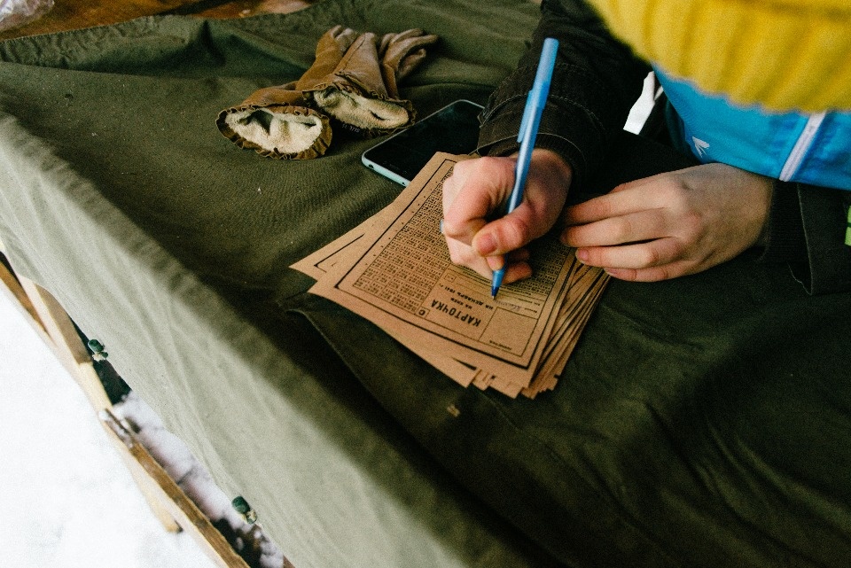 Псковичей накормили блокадным хлебом