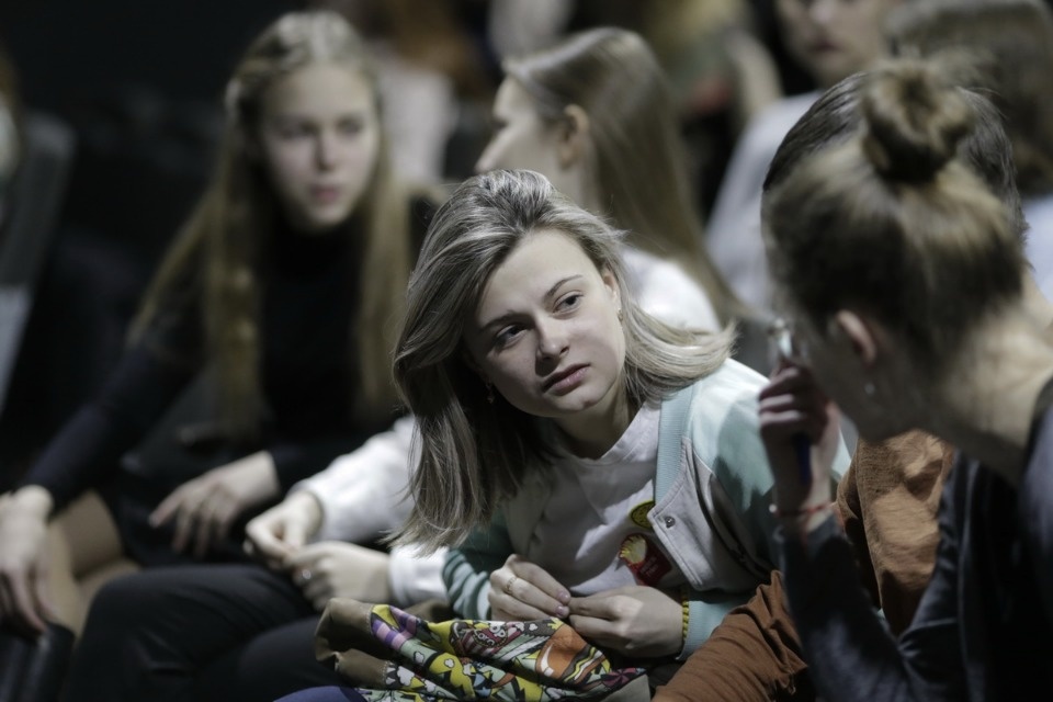 Юлия Пересильд встретилась с молодежью в Псковском театре Юлия Пересильд встретилась с молодежью в Псковском театре