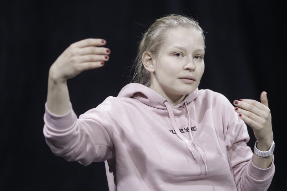 Юлия Пересильд встретилась с молодежью в Псковском театре Юлия Пересильд встретилась с молодежью в Псковском театре