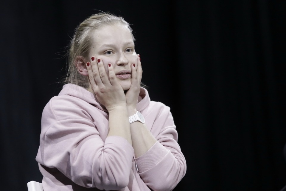 Юлия Пересильд встретилась с молодежью в Псковском театре Юлия Пересильд встретилась с молодежью в Псковском театре