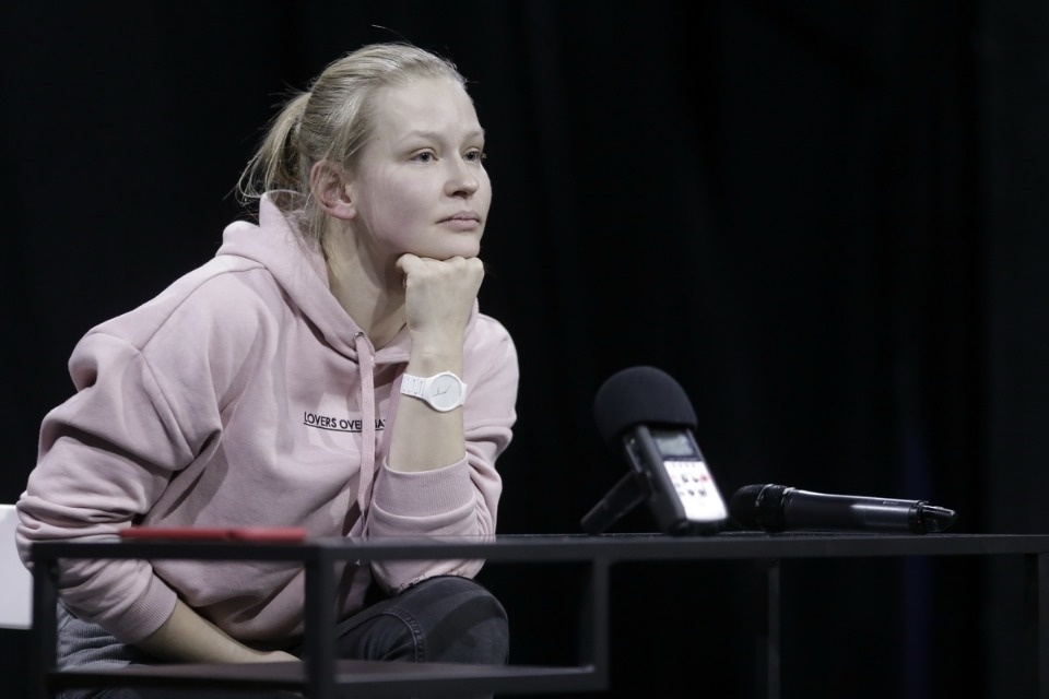 Юлия Пересильд встретилась с молодежью в Псковском театре Юлия Пересильд встретилась с молодежью в Псковском театре