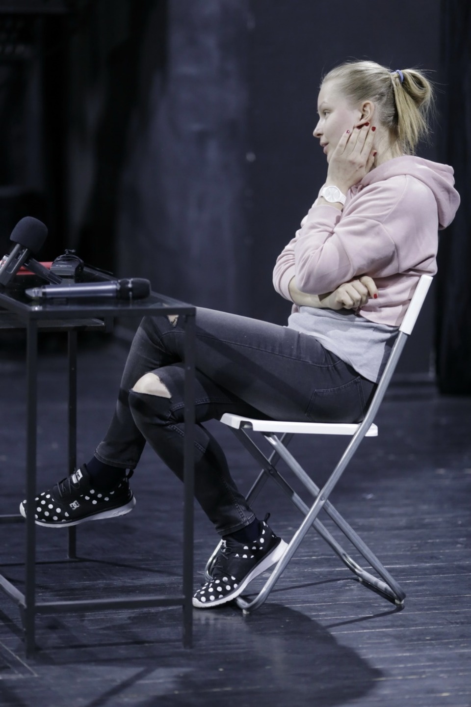 Юлия Пересильд встретилась с молодежью в Псковском театре Юлия Пересильд встретилась с молодежью в Псковском театре