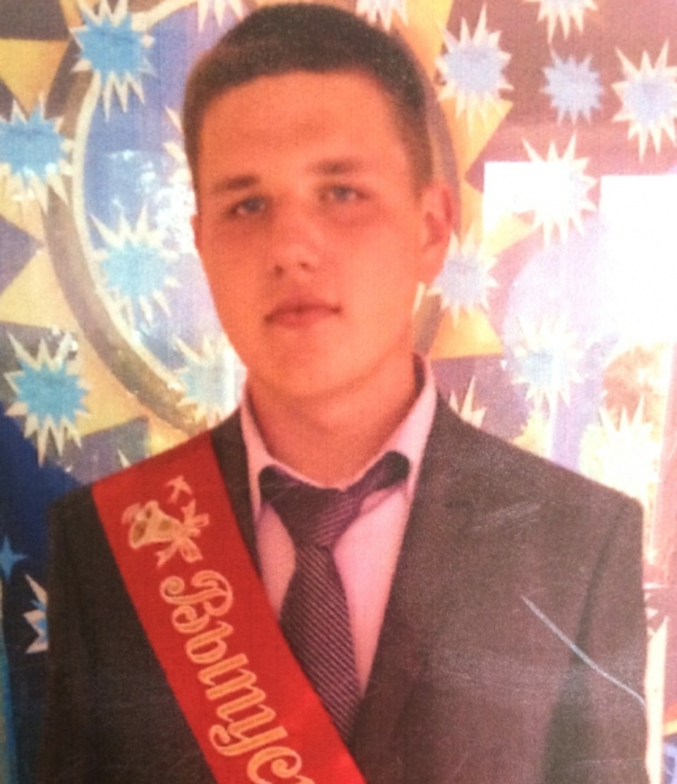 Студента псковского колледжа в кроссовках «Адидас» до сих пор разыскивают