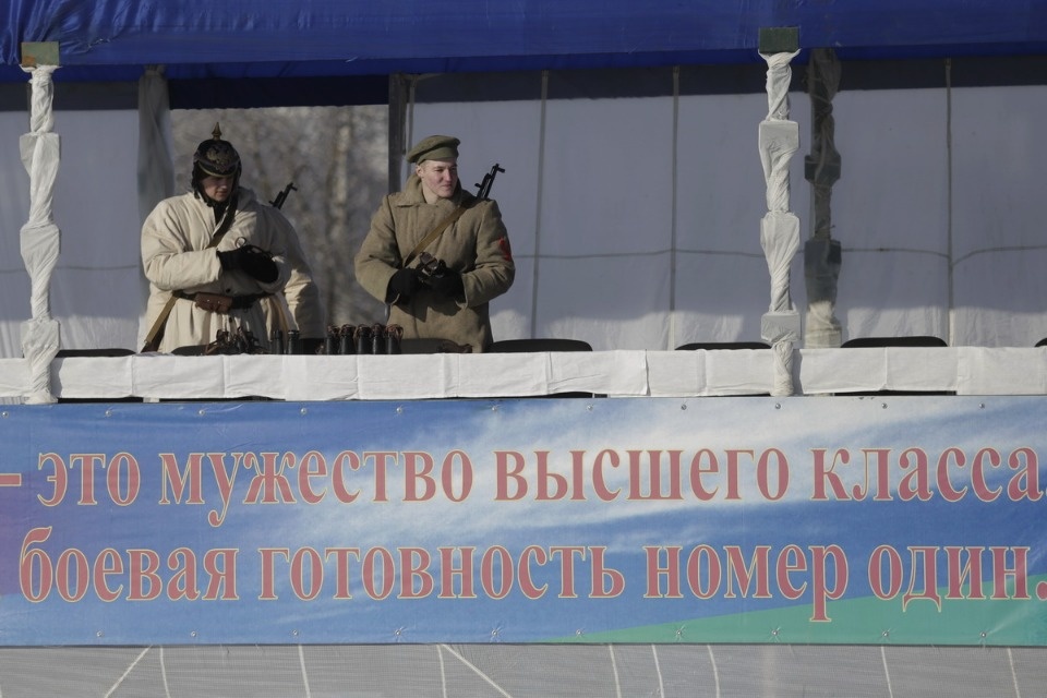 В псковских Крестах реконструировали первый бой Красной армии