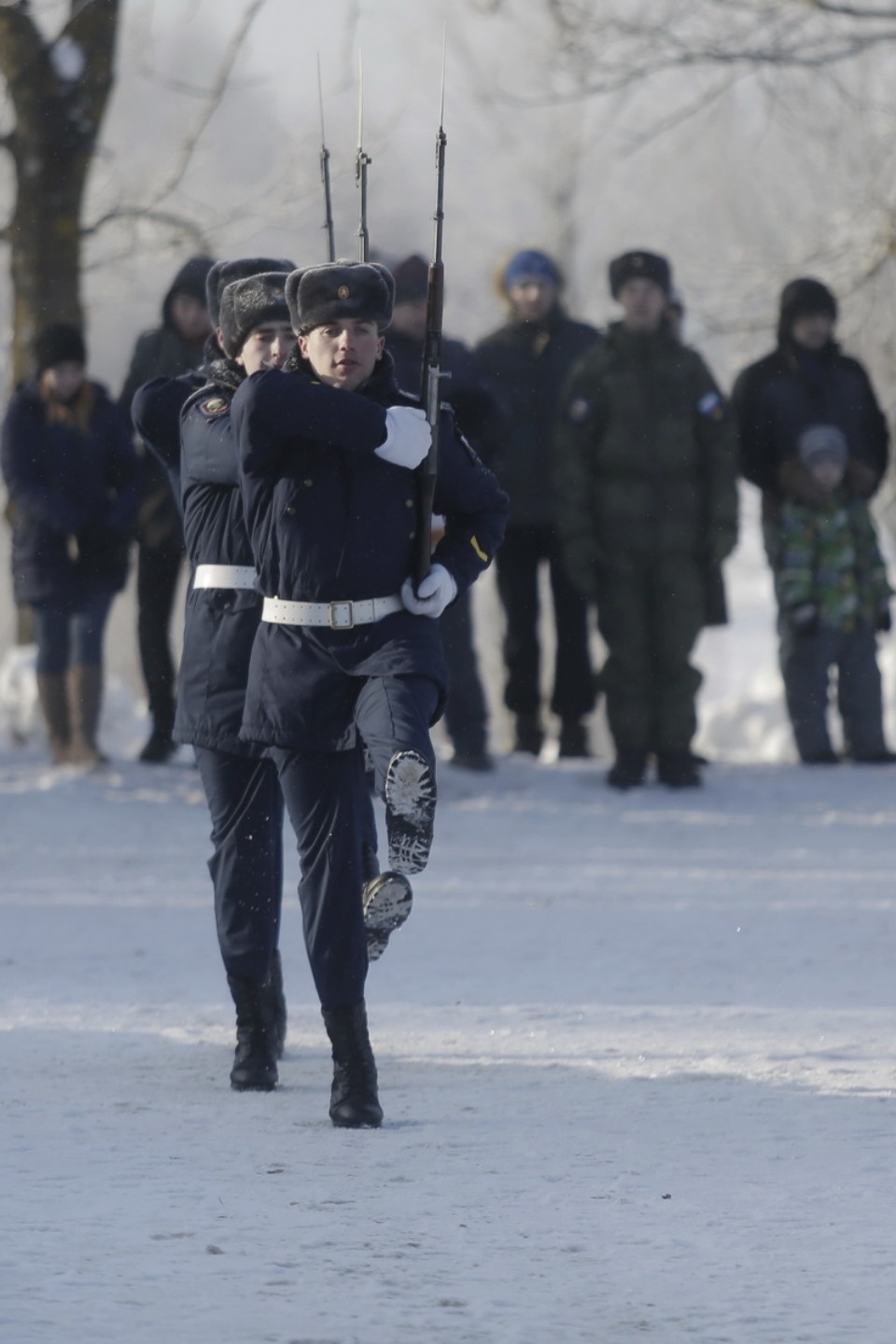 В псковских Крестах реконструировали первый бой Красной армии