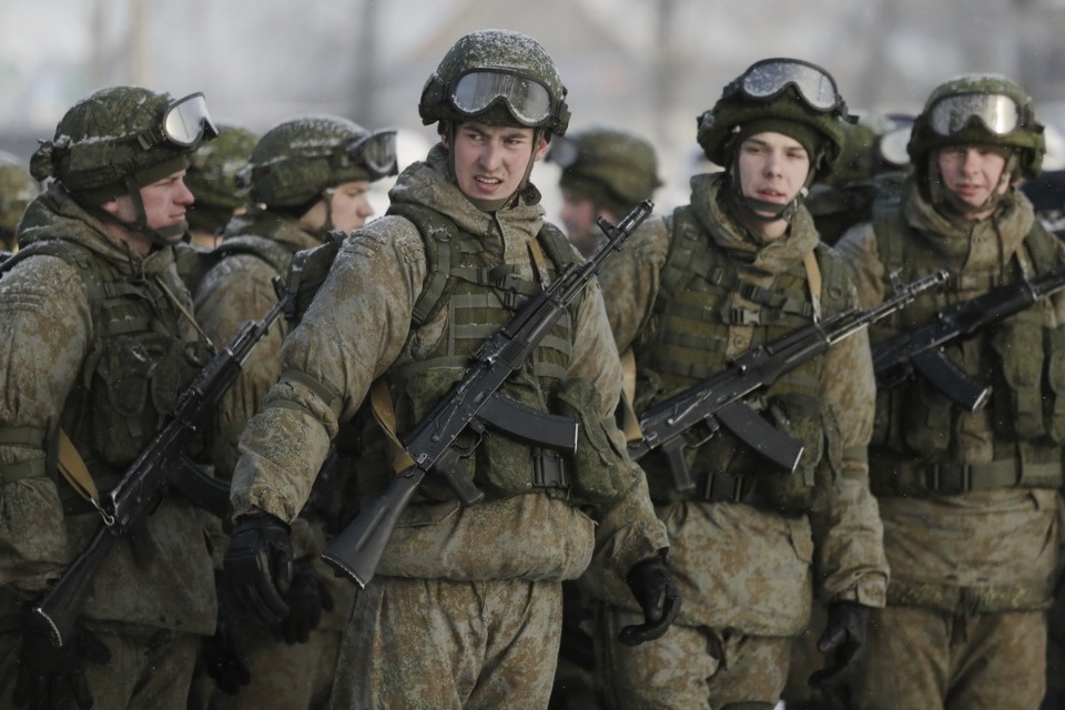 В псковских Крестах реконструировали первый бой Красной армии