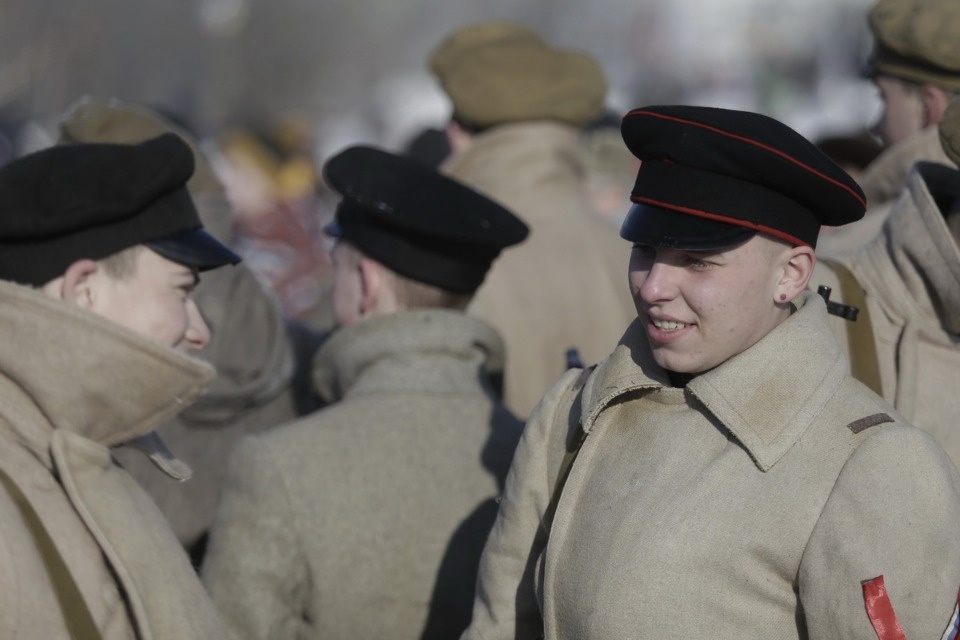 В псковских Крестах реконструировали первый бой Красной армии