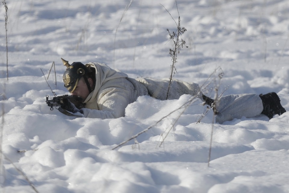 В псковских Крестах реконструировали первый бой Красной армии