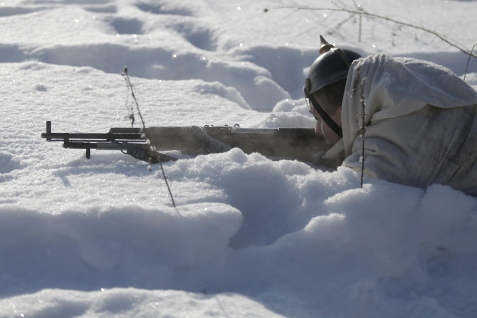 В псковских Крестах реконструировали первый бой Красной армии