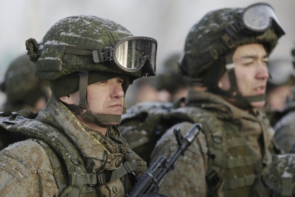 В псковских Крестах реконструировали первый бой Красной армии