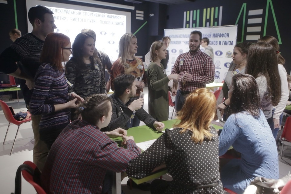 Интеллектуально-спортивный баттл среди студентов устроили в Пскове