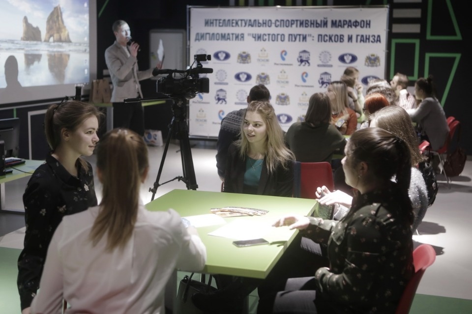 Интеллектуально-спортивный баттл среди студентов устроили в Пскове
