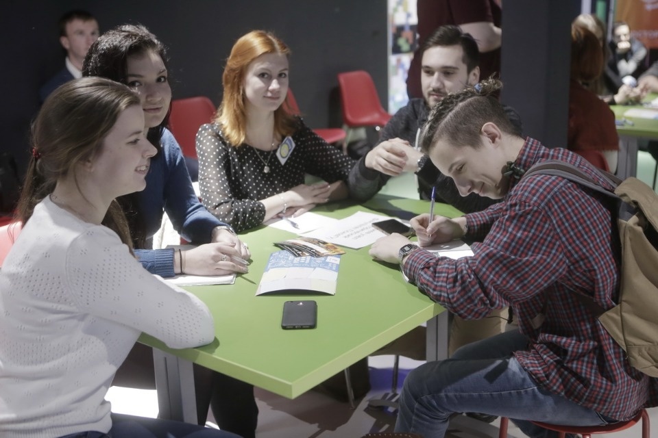 Интеллектуально-спортивный баттл среди студентов устроили в Пскове