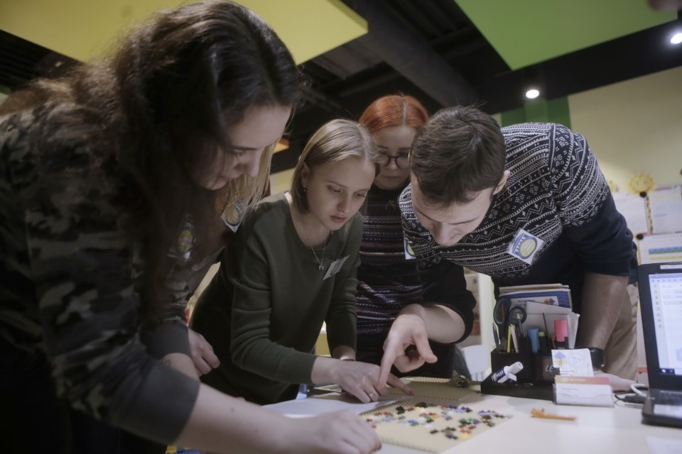 Интеллектуально-спортивный баттл среди студентов устроили в Пскове