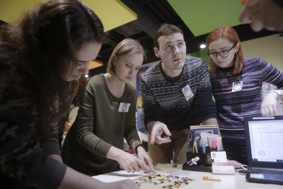 Интеллектуально-спортивный баттл среди студентов устроили в Пскове