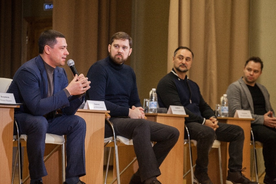 Лидеры «ПроРФ» встретились со студентами ПсковГУ Лидеры «ПроРФ» встретились со студентами ПсковГУ