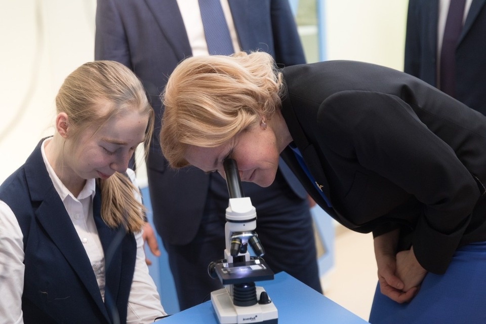 Огромный подарок